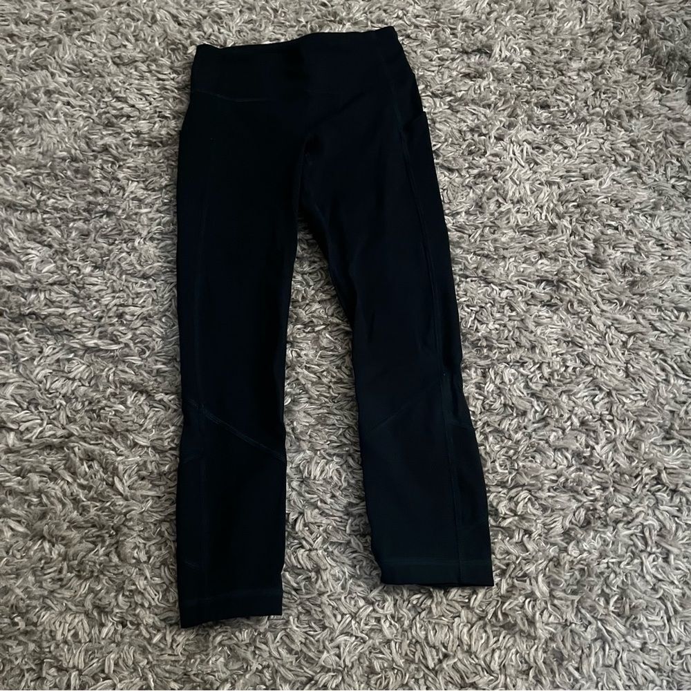 Lululemon inspire 21” cropped leggings size 2